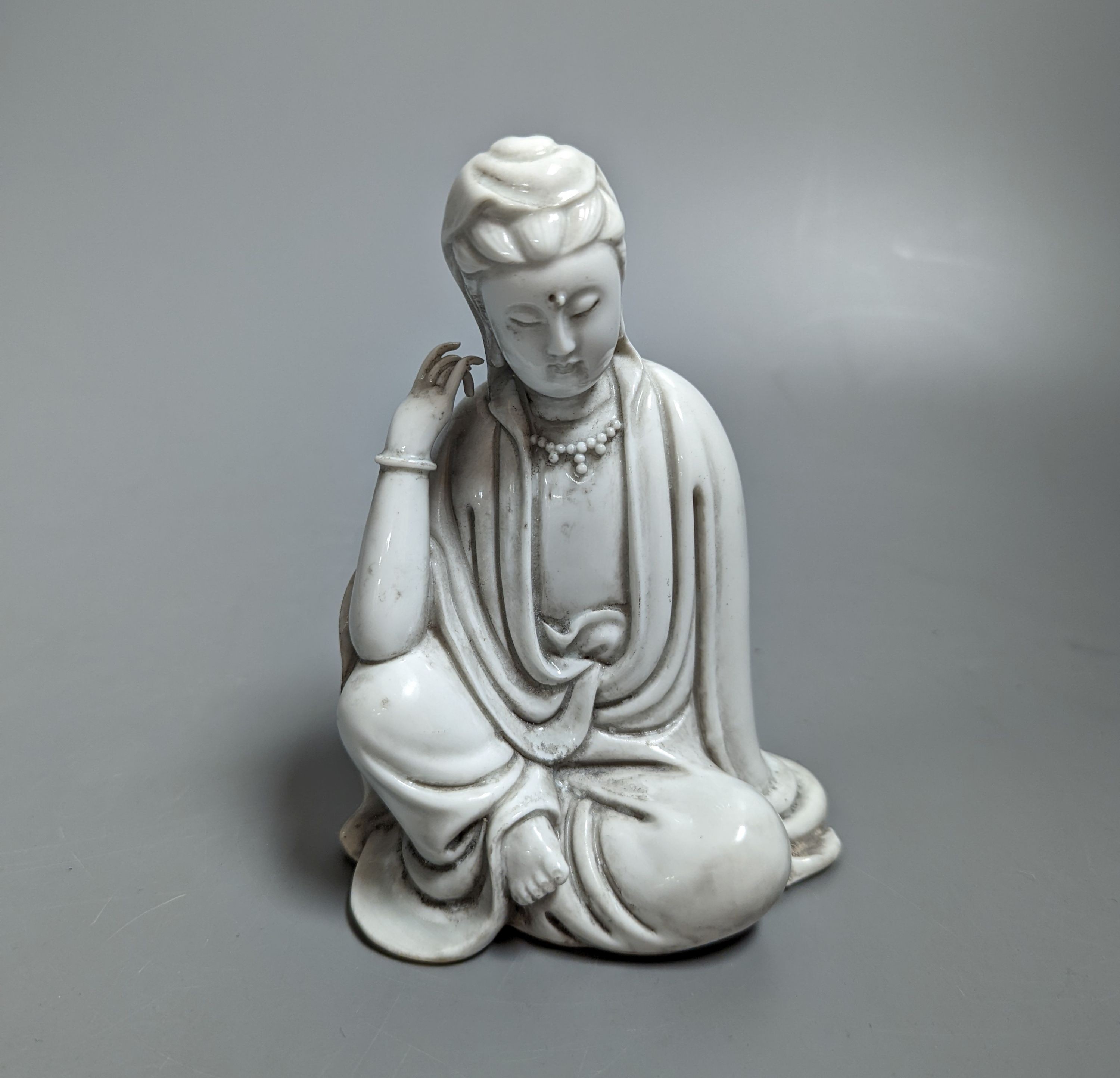 A Chinese blanc de chine figure of Guanyin 13cm
